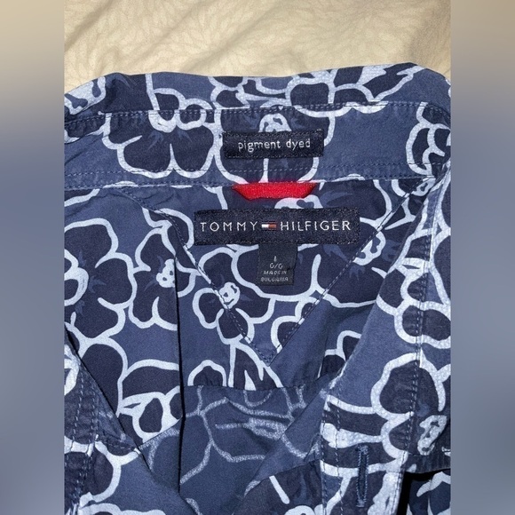 Men’s used button front Tommy Hilfiger size L large pigment dyed blue shirt - Picture 2 of 4